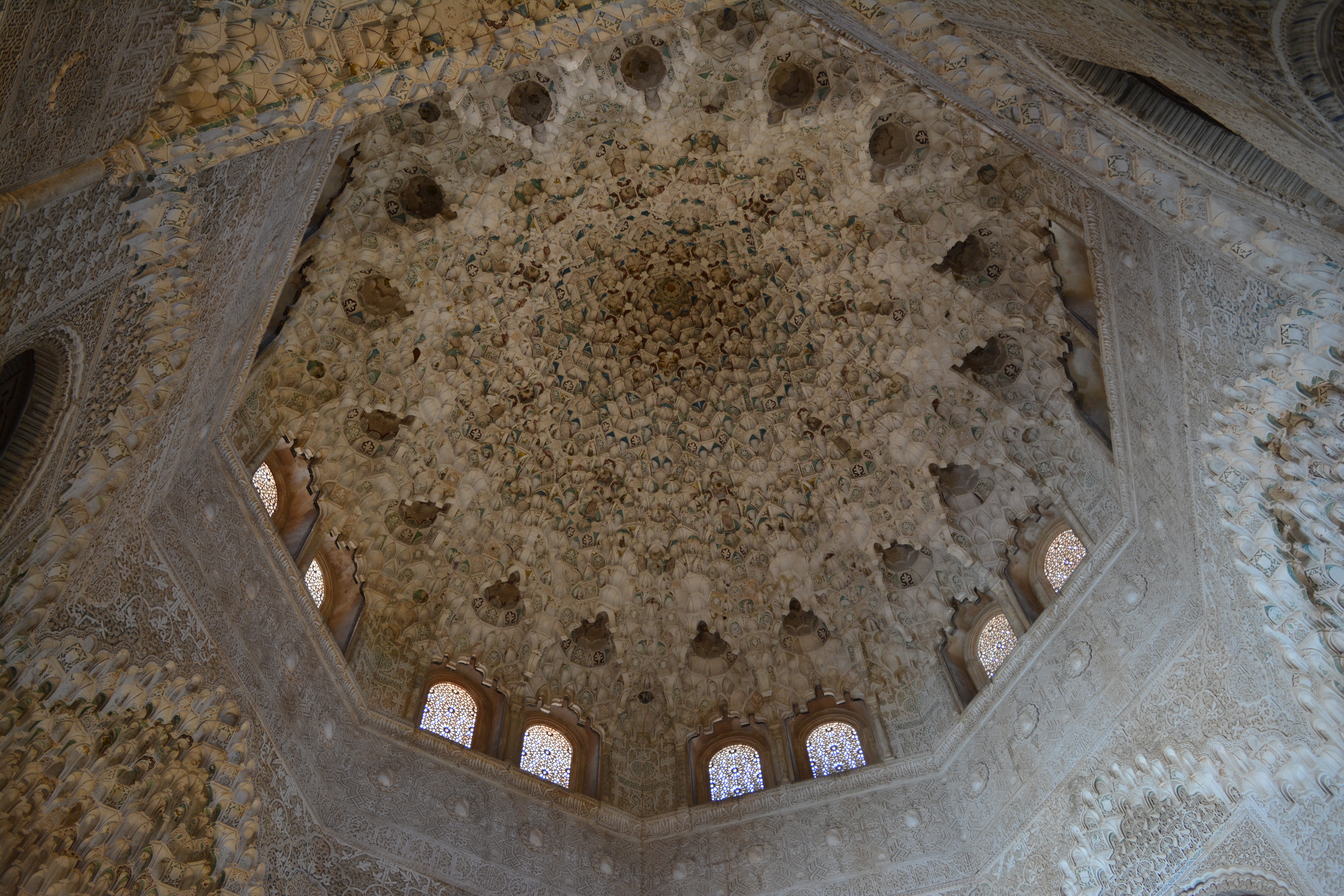 consigli per visitare alhambra - soffitto - aspassoperlaspagna.it
