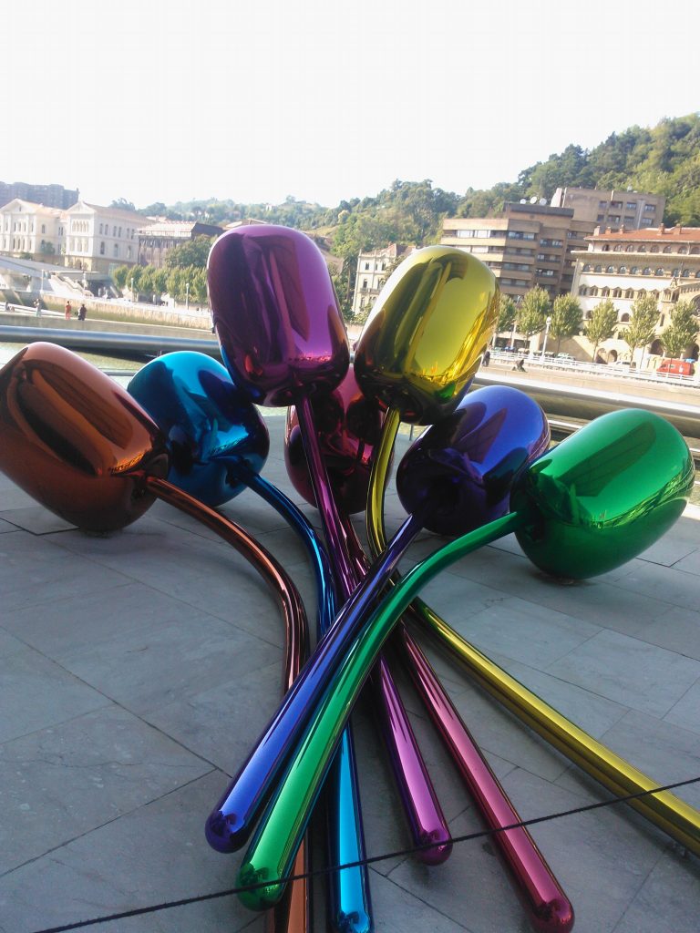 tulips - tulipani - guggenheim Bilbao - aspassoperlaspagna.it