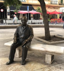 Statua Pablo Picasso Málaga- aspassoperlaspagna.it